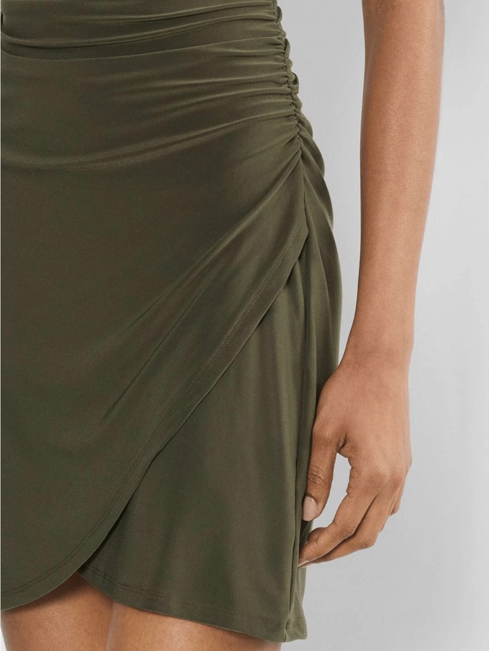 Aritzia NEW Wilfred The Boulevard Mockneck Ruched Dress in Olive Green Size XS - Picture 8 of 8